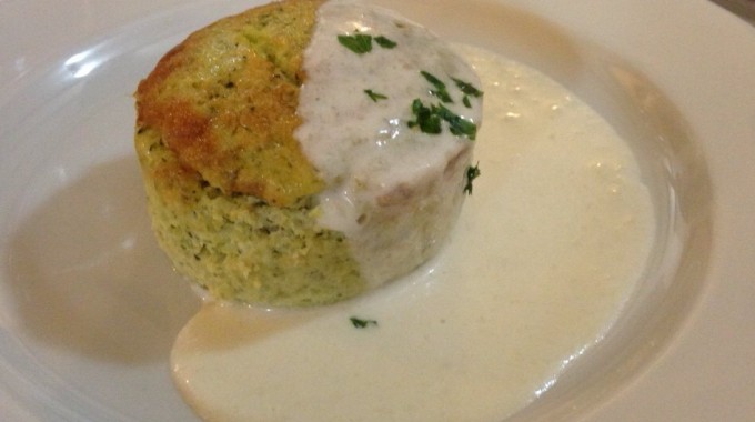 מאפה ברוקולי ברוטב לבן