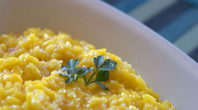ריזוטו עם זעפרן וגרידת לימון