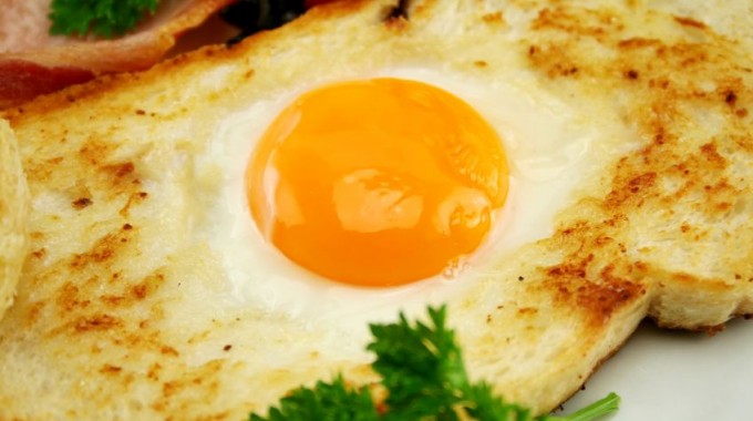 טוסט עם ביצה -קרוק מאדאם