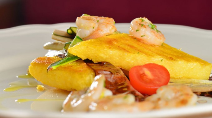 שרימפס עם פולנטה ברוטב ורוד