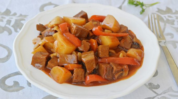 גולש הונגרי עם סייטן