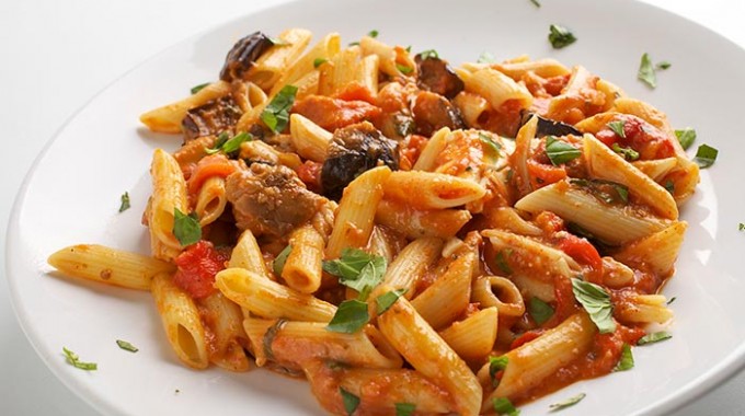 פסטה עם אנשובי, עגבניות וזיתים – אפשר גם טבעוני