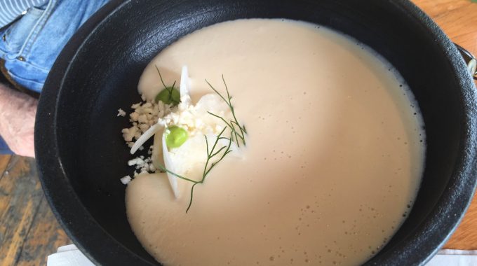 מרק כרובית וקולרבי מוקרם