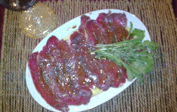 בשר סינטה כבוש במלח גס – “ברזאולה”