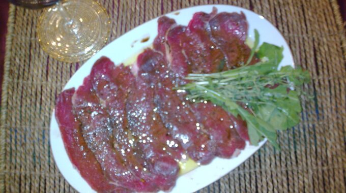 בשר סינטה כבוש במלח גס – “ברזאולה”