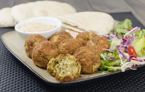 קציצות שקדים טחונים עם ירקות