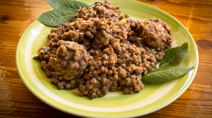 תבשיל עדשים עם בשר